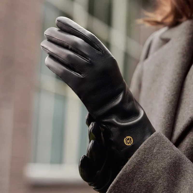 Isabel Bernard Honoré Eleanor black goatskin leather gloves IB67000-301-