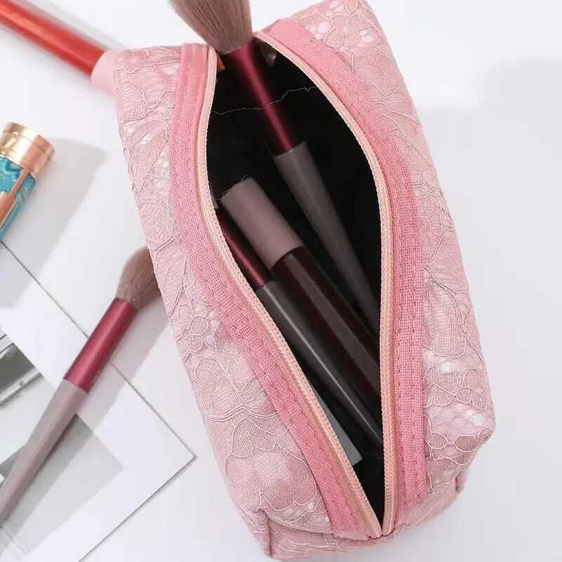 Trousse Maquillage Dentelle Rose | Idéale Voyages Élégants