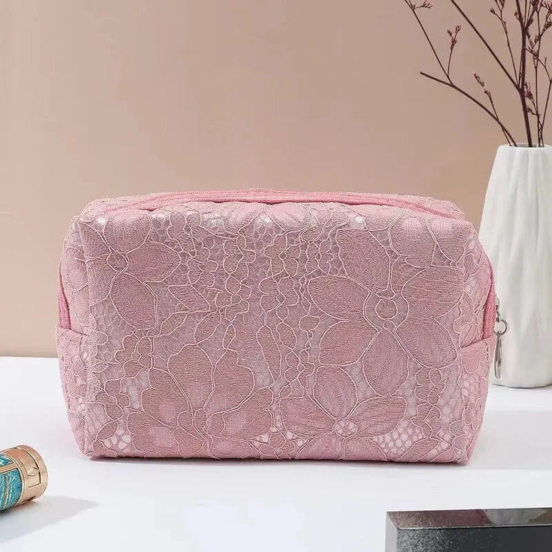 Trousse Maquillage Dentelle Rose | Idéale Voyages Élégants