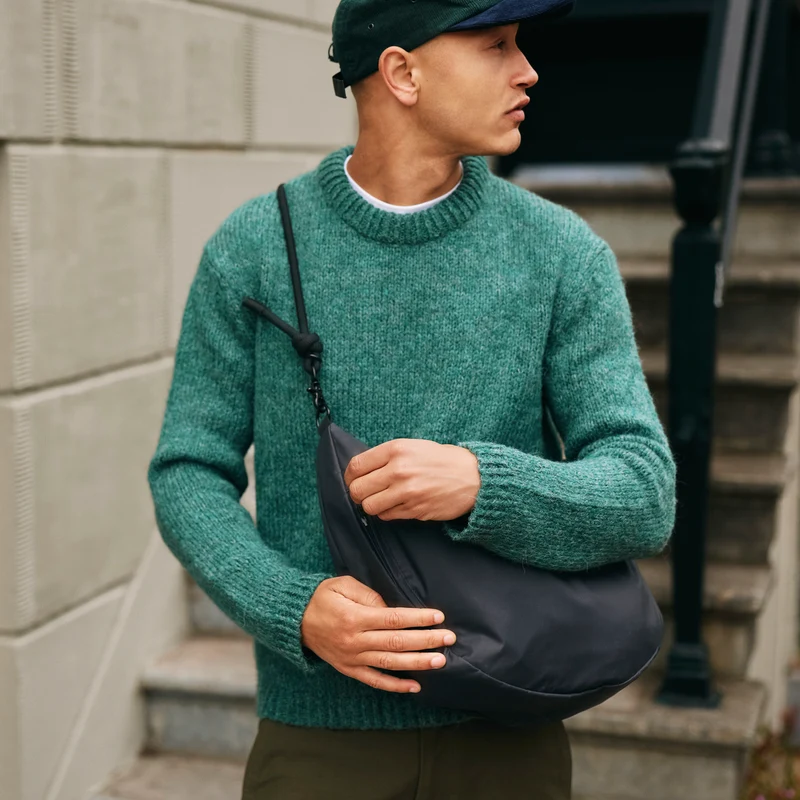 Lea Sling Bag