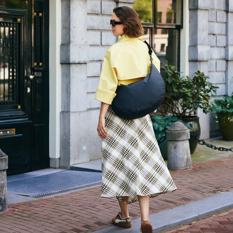 Lea Sling Bag