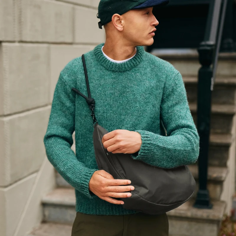 Lea Sling Bag