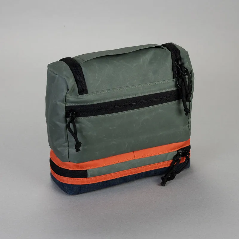 Sandi Hang-Up Washbag