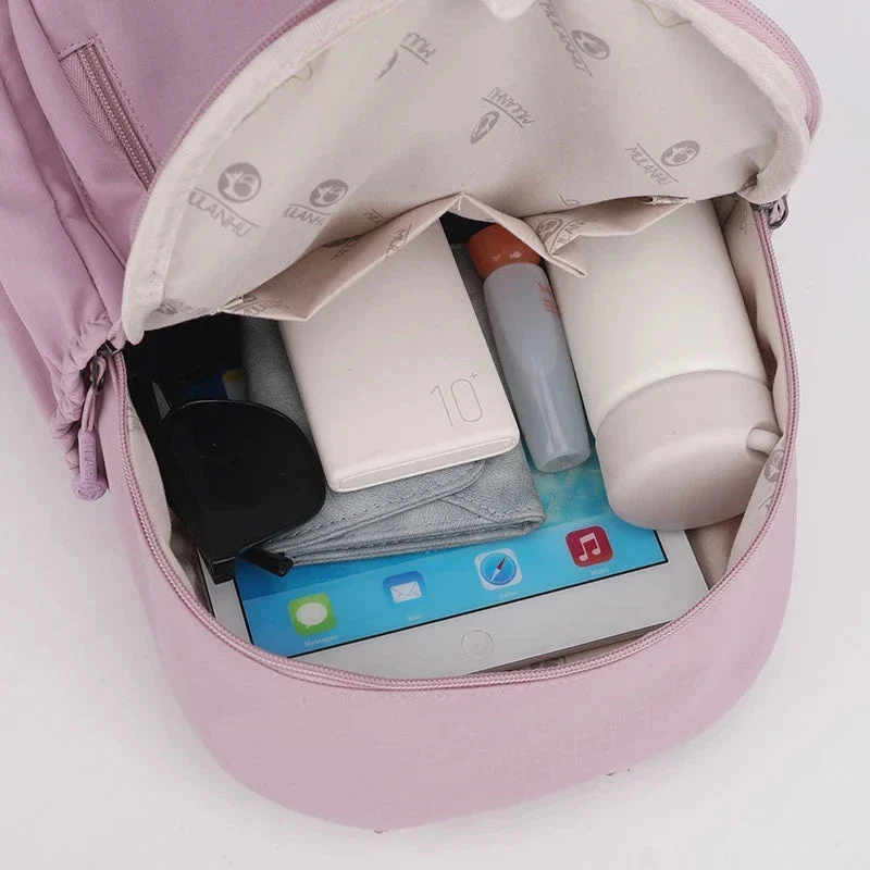 Sac à Dos Femme Imperméable | Protection Pluie et Sécurité