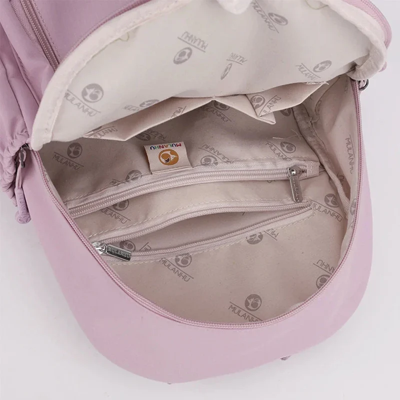 Sac à Dos Femme Imperméable | Protection Pluie et Sécurité