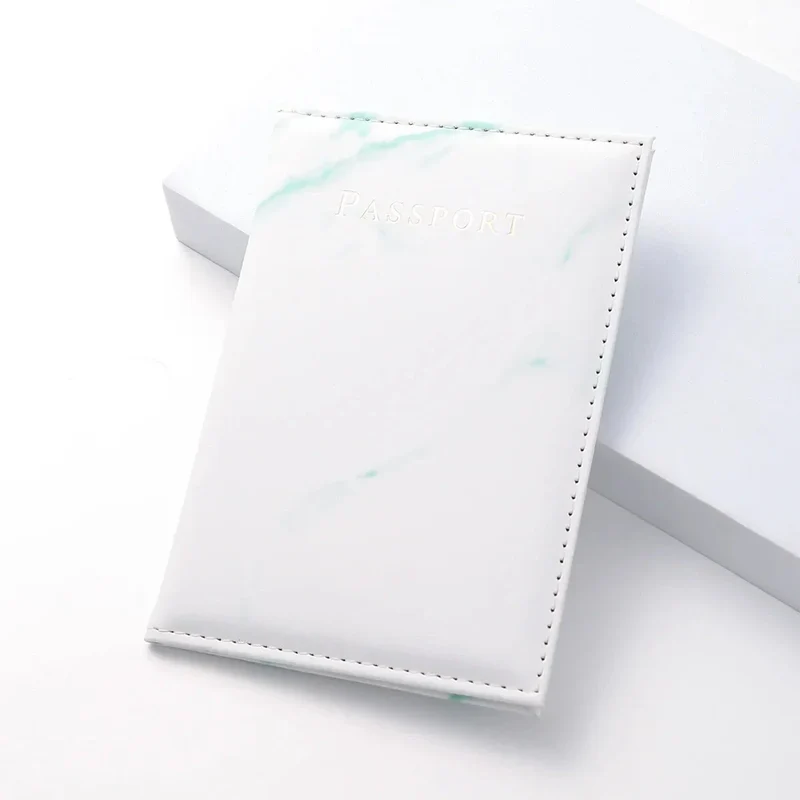 Porte-Passeport Effet Marbré | Design Compact et Léger