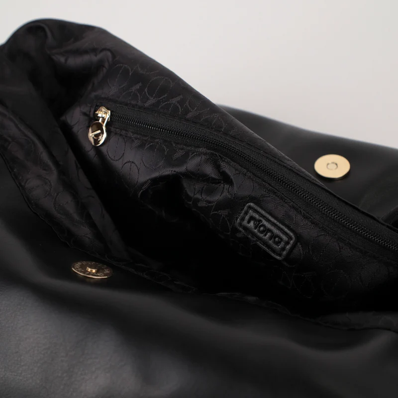 Riona Donna Hobo