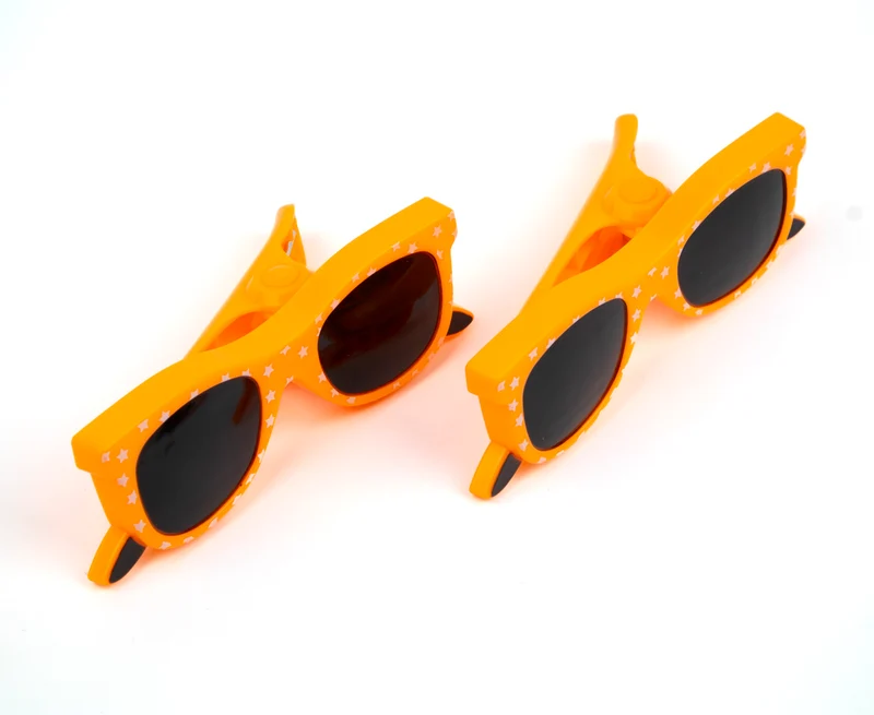 Tracker Beach Towel Clip Sunglasses