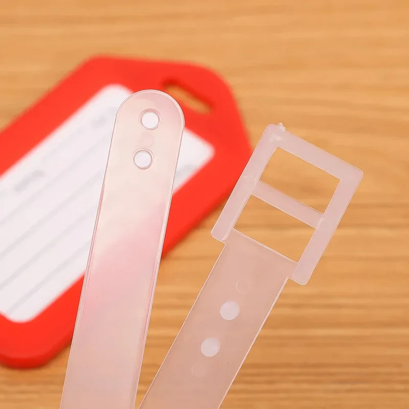 Étiquette Porte Adresse Valise Plastique | Couleurs Vives et Résistantes