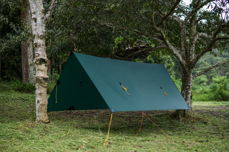FULLMOON TARP – Vielseitiger Wetterschutz mit 100% recyceltem Nylon