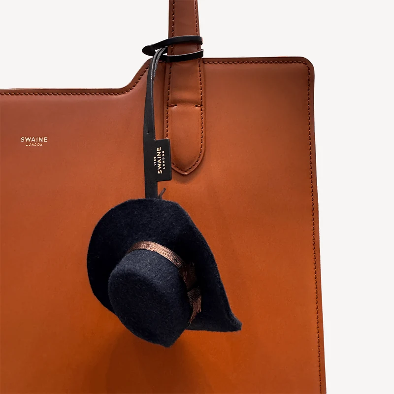 Mini breloque chapeau - Rose