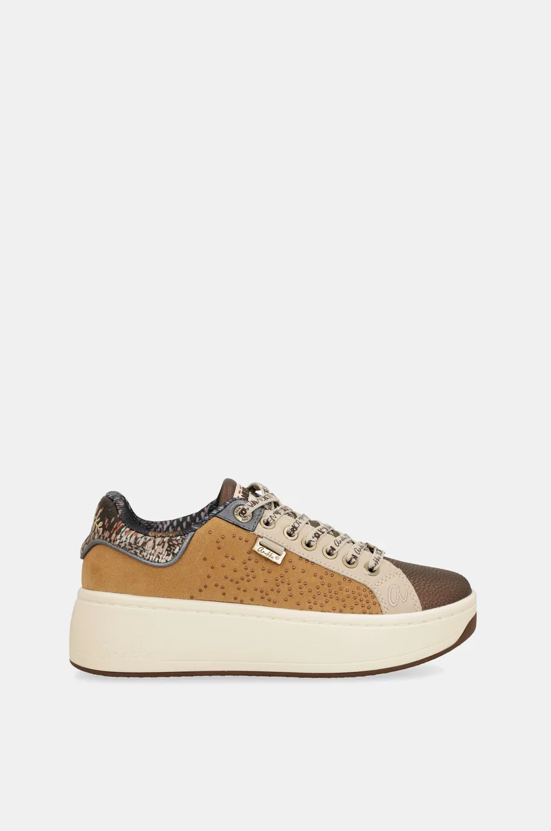 Baskets camel