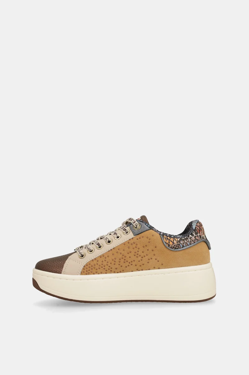 Baskets camel
