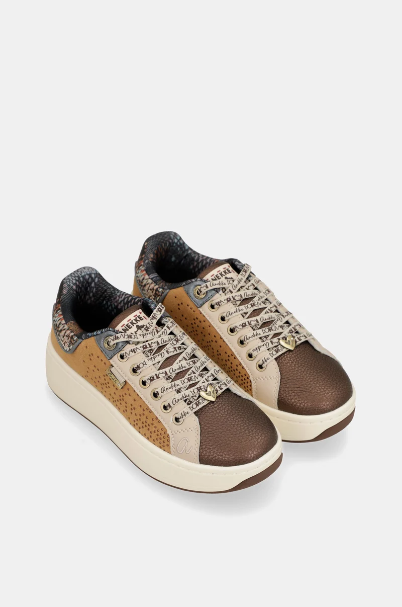 Baskets camel