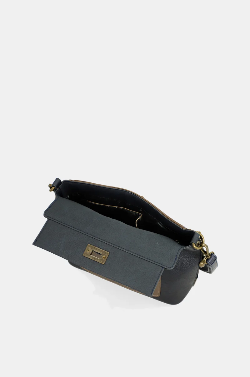 Sac bandoulière à rabat et anse Studio