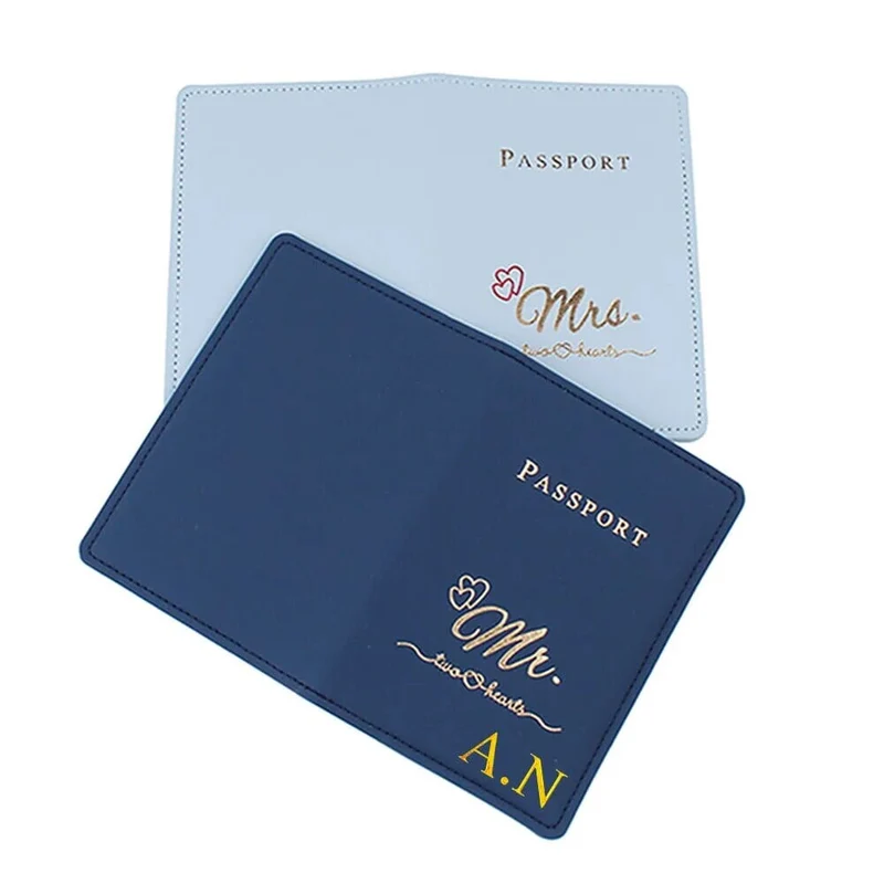 Étui Passeport Personnalisé Couple | Design Romantique et Compact