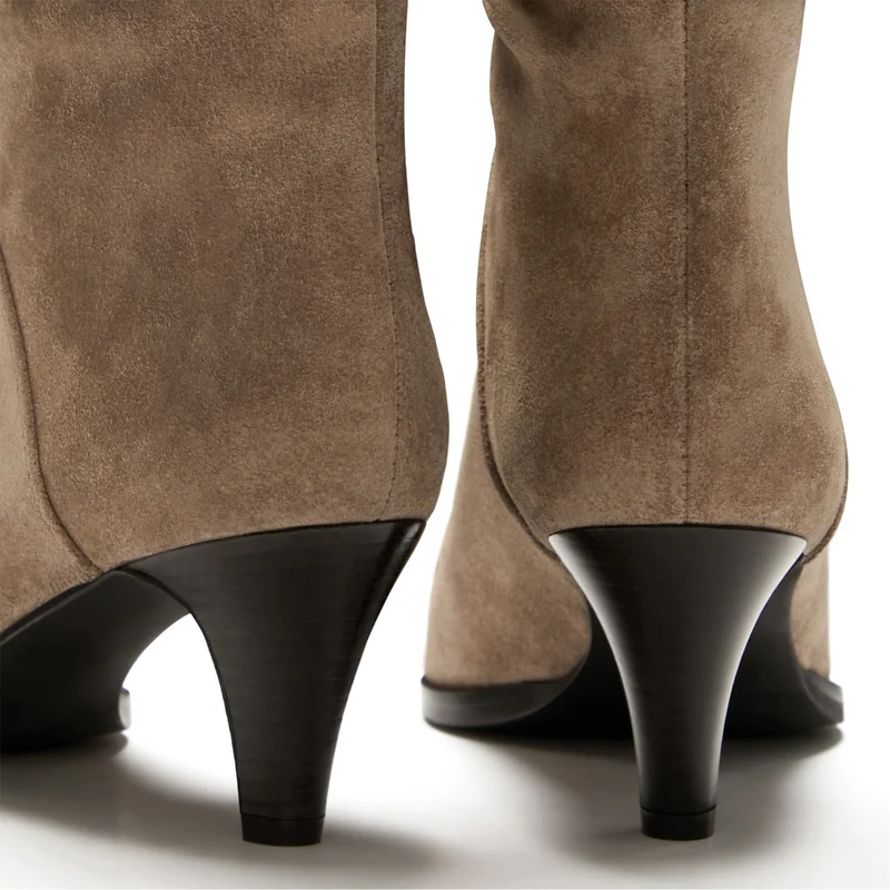 Isabel Bernard Vendôme Vendôme Bottines Margot en daim taupe IB54005-178-36
