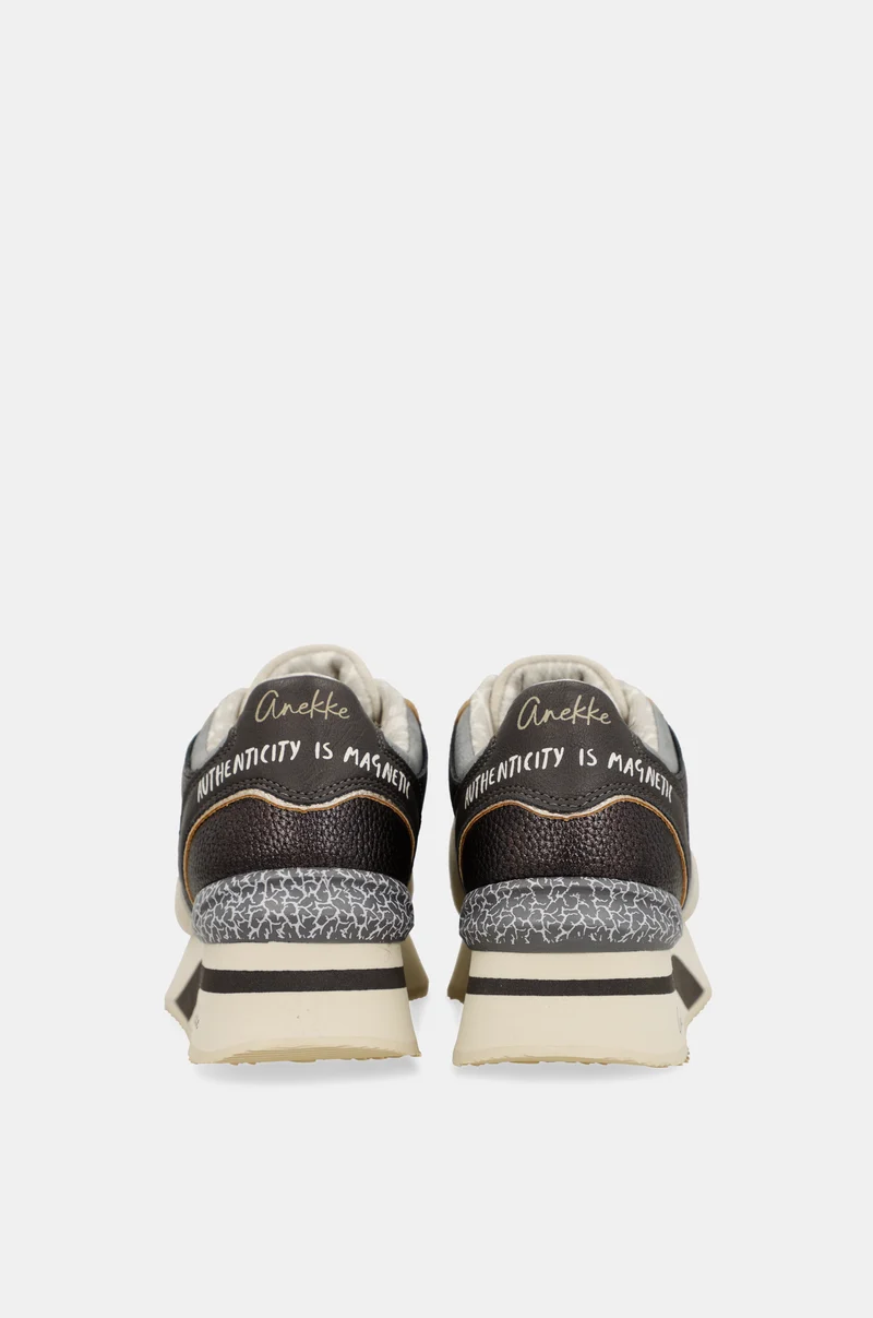 Sneakers bleus et beige