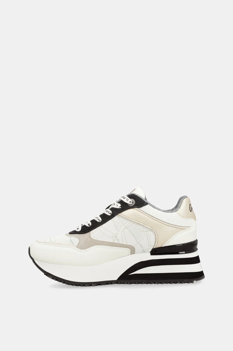 Sneakers blancs avec détails noirs