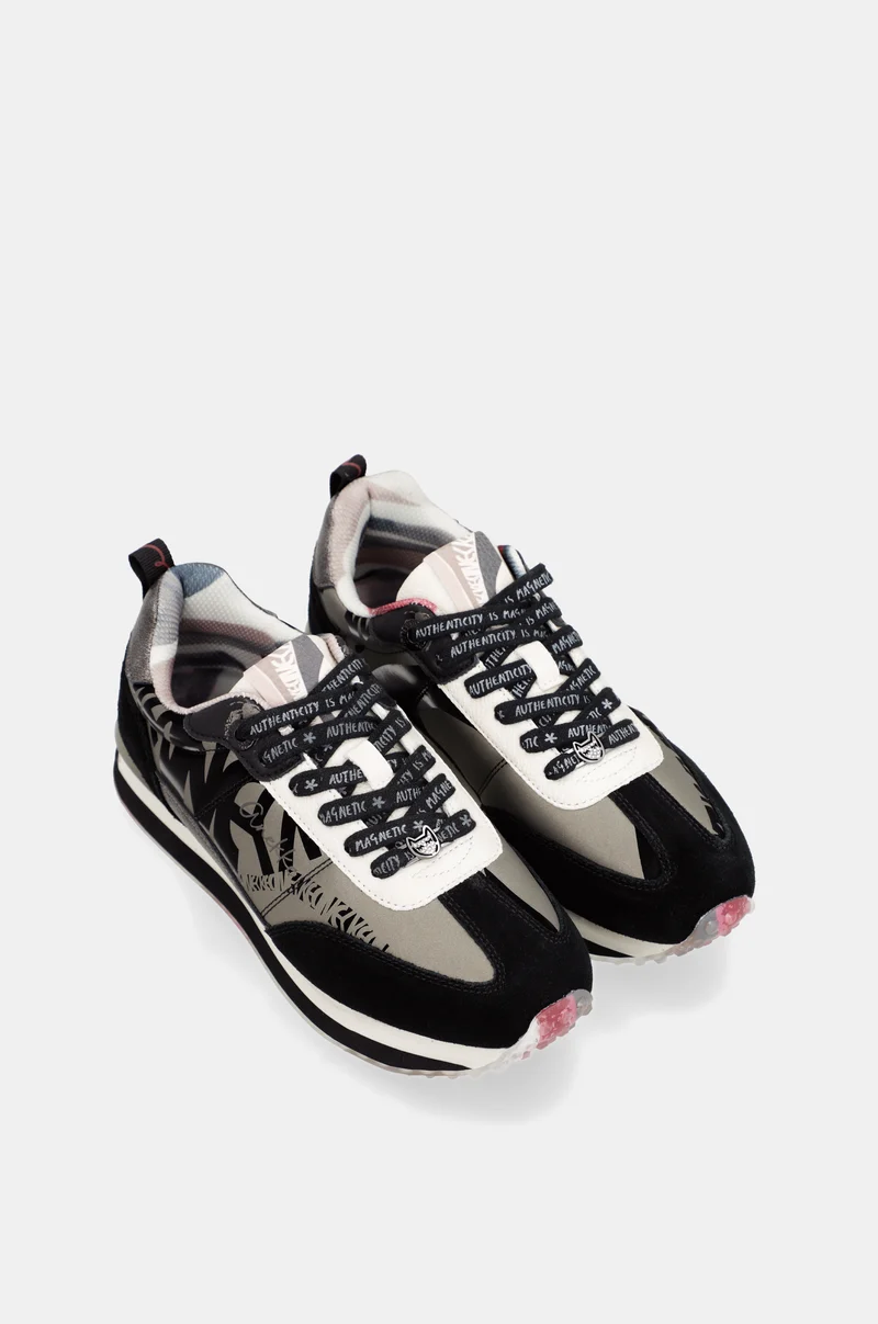 Sneakers noirs et plomb