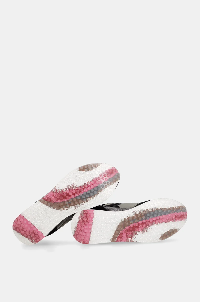 Sneakers noirs et plomb