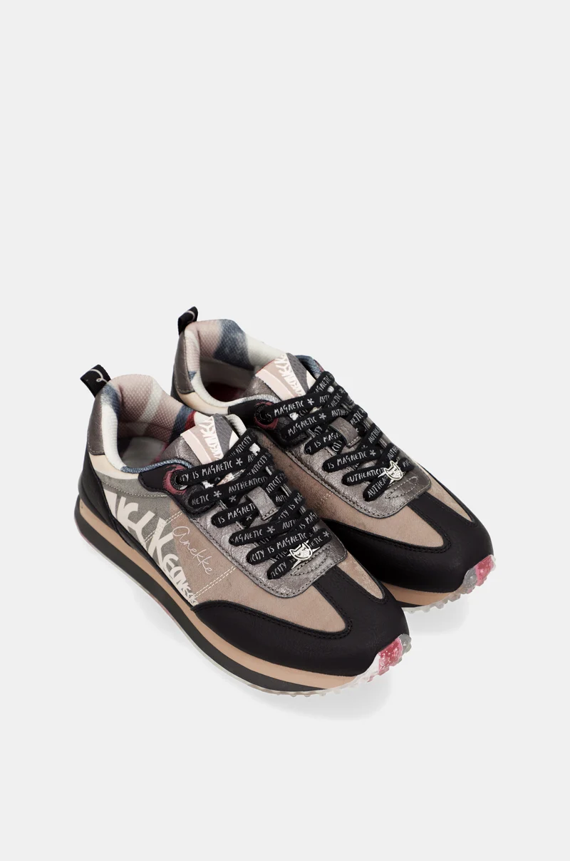 Sneakers noirs et roses