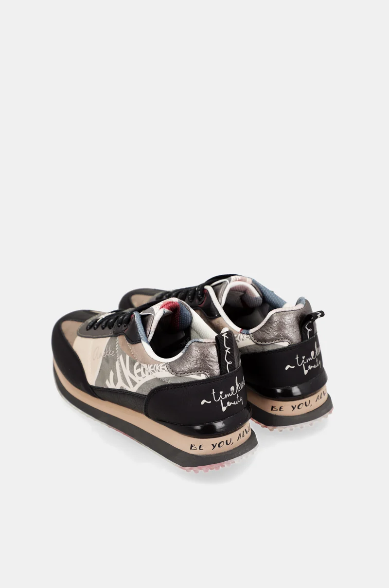 Sneakers noirs et roses