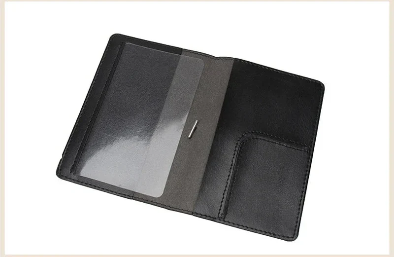 Pochette Passeport Personnalisée | Initiales Dorées Élégantes