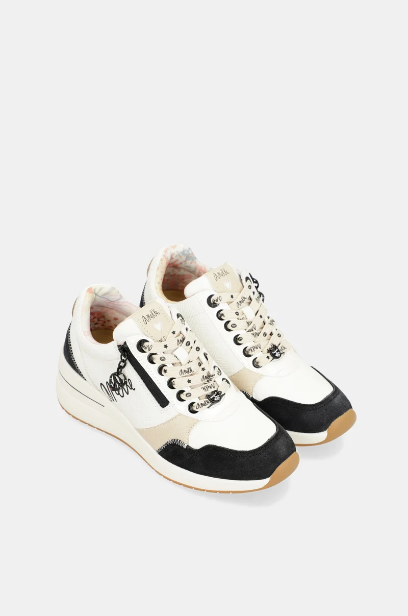 Baskets à semelle compensée, blanc et noir
