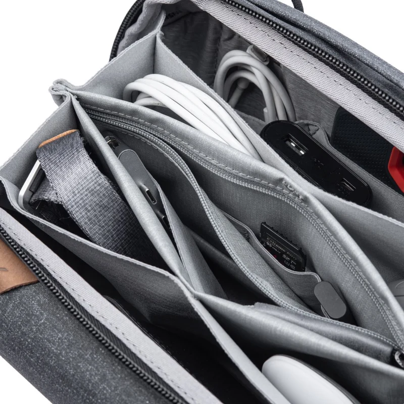 Pochette Tech Pouch (Gris Charbon)