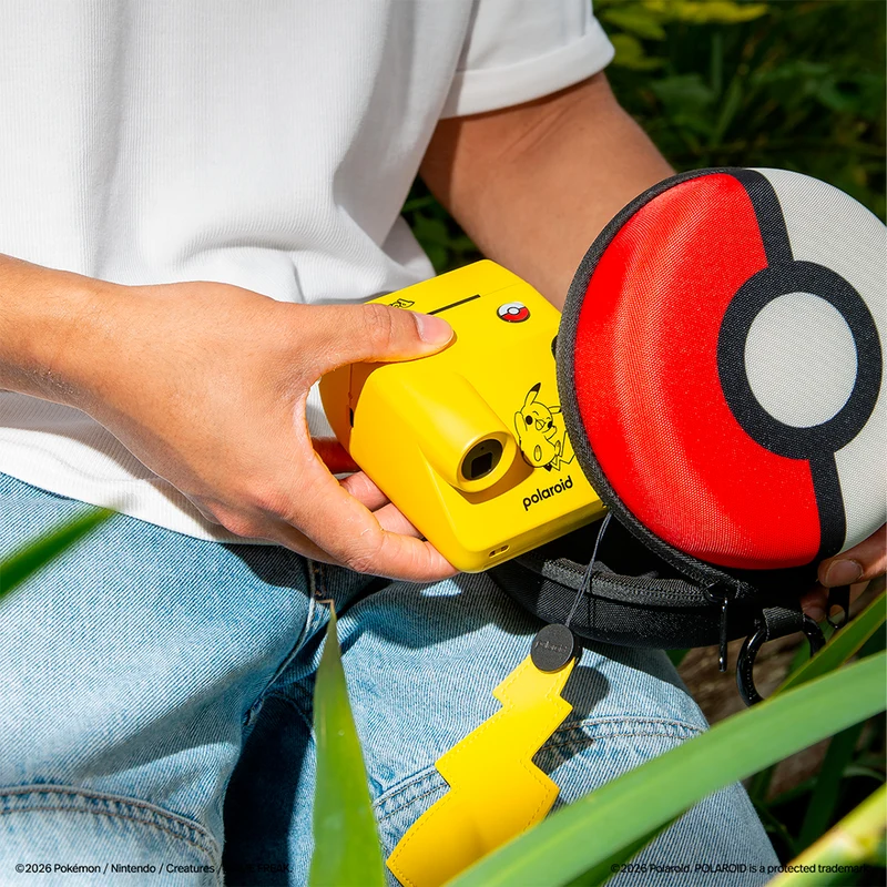 Étui Polaroid Go (Édition Pokemon Pokeball)