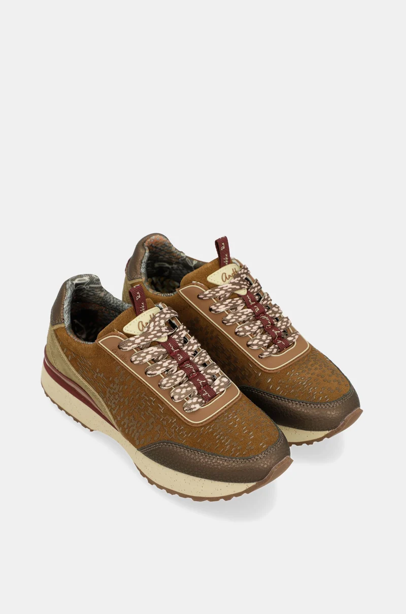 Baskets marron Anekke