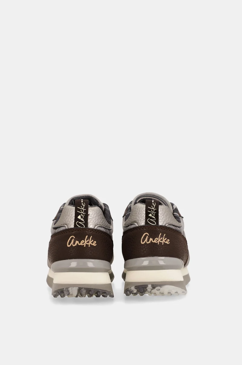 Baskets grises