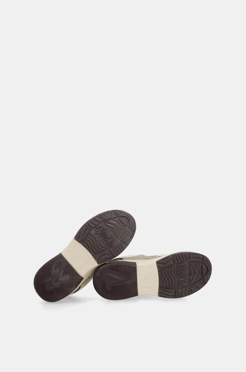 Baskets blanc et bordeaux